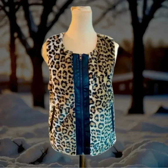 PROMESA Women’s Animal Print Vest Sz Small Full Zip Sleeveless Pockets Faux Fur - Picture 2 of 10